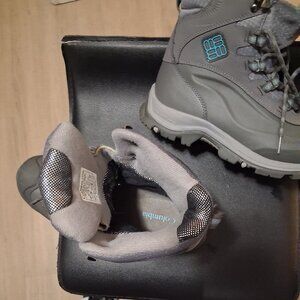 Columbia woman's winter boots